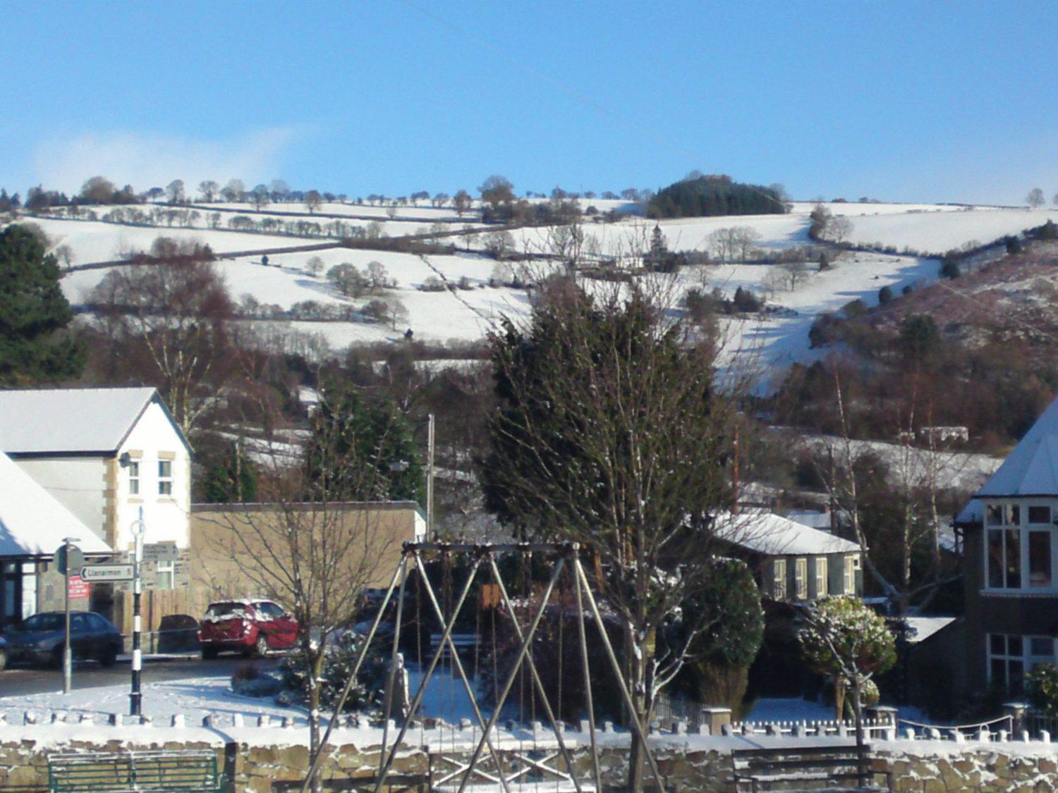 Oyo Glyn Valley Hotel Llansantffraid Llansantffraid Glyn Ceiriog Екстериор снимка